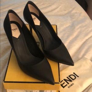Fendi black pointy heels
